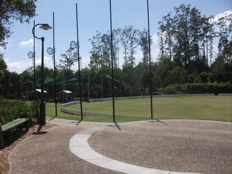 4 McCrae Ct, Maudsland QLD 4210