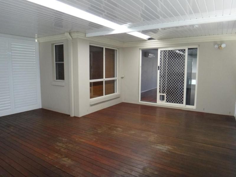 4 McCrae Ct, Maudsland QLD 4210