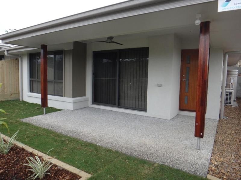 17 Damian Leeding Way, Upper Coomera QLD 4209