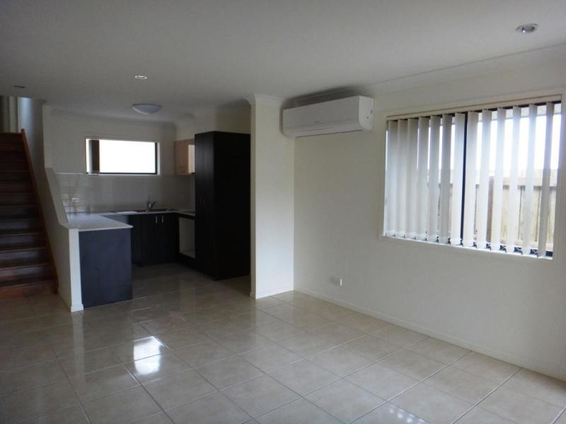 17 Damian Leeding Way, Upper Coomera QLD 4209