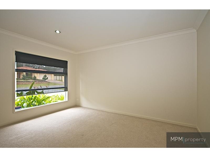 106 Arun Dr, Arundel QLD 4214