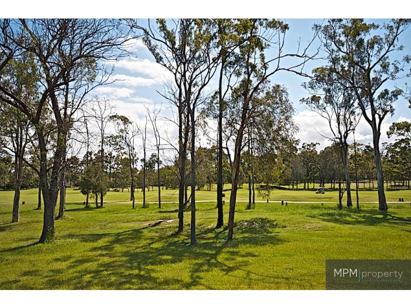 106 Arun Dr, Arundel QLD 4214