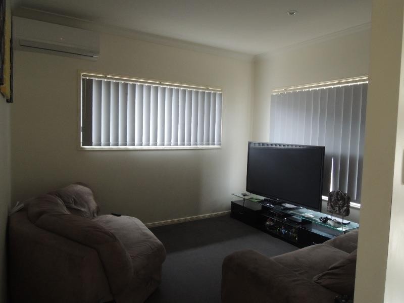 12 John  Cres, Pimpama QLD 4209