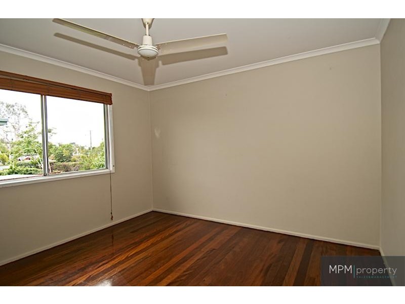 7 Hepworth  St, Arundel QLD 4214