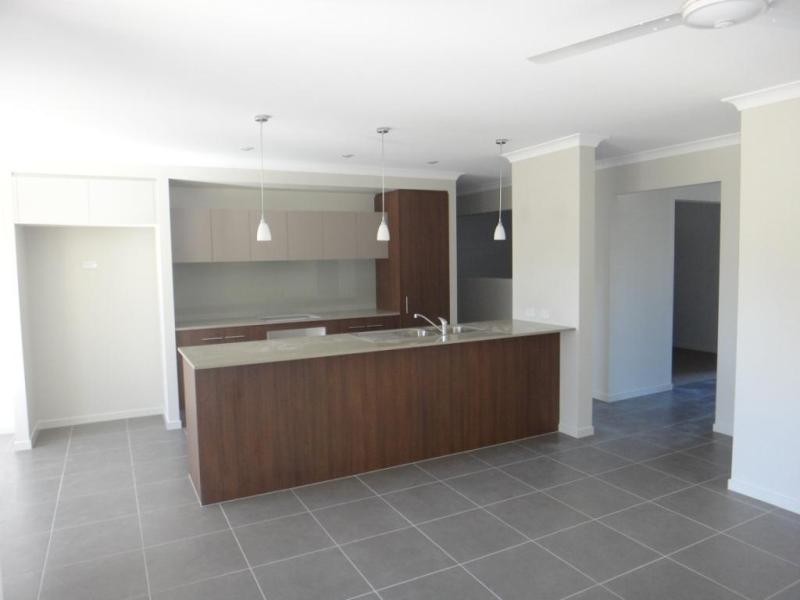 5 Santa Clara Rise, Upper Coomera QLD 4209