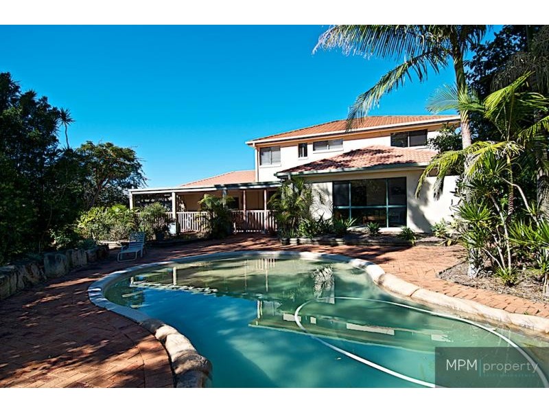 15 Maltravers Dr, Arundel QLD 4214