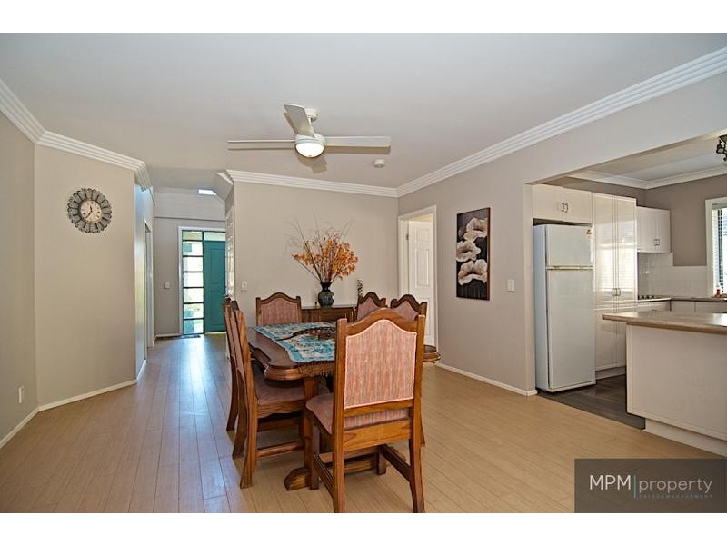 15 Maltravers Dr, Arundel QLD 4214