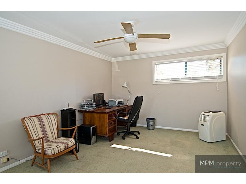 15 Maltravers Dr, Arundel QLD 4214