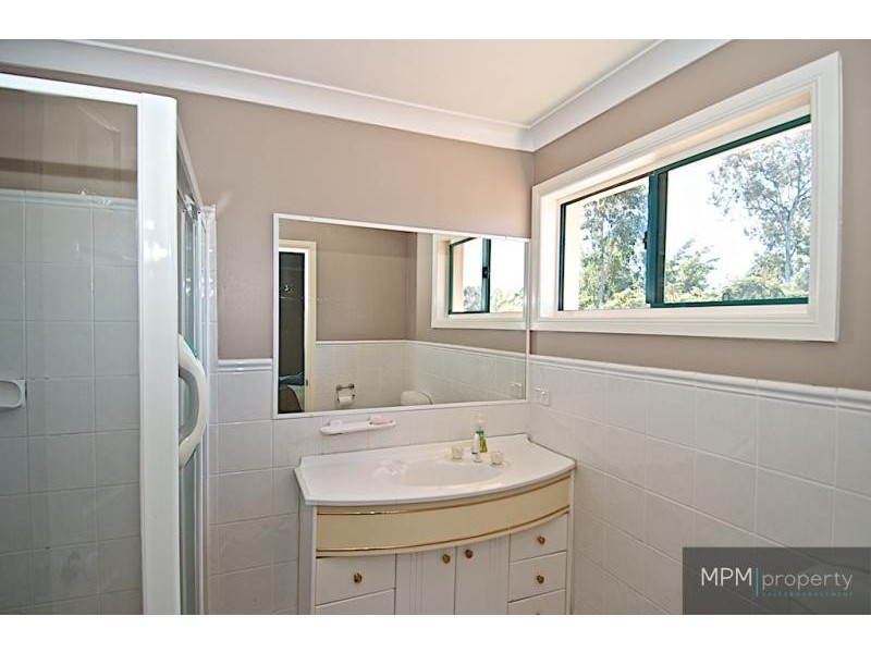 15 Maltravers Dr, Arundel QLD 4214