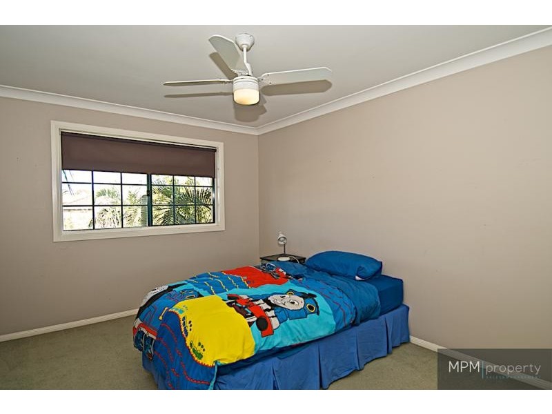 15 Maltravers Dr, Arundel QLD 4214