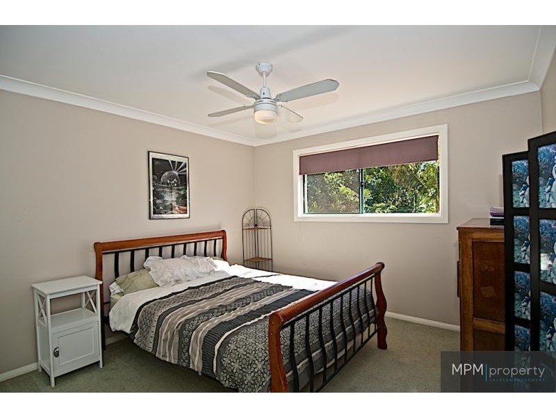 15 Maltravers Dr, Arundel QLD 4214