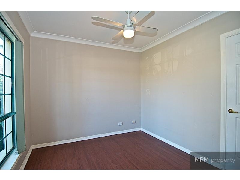 15 Maltravers Dr, Arundel QLD 4214