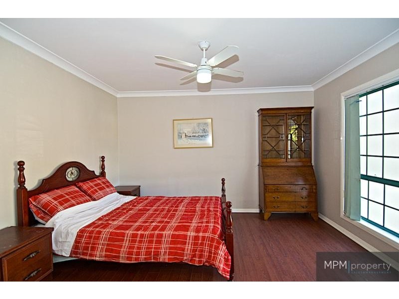 15 Maltravers Dr, Arundel QLD 4214
