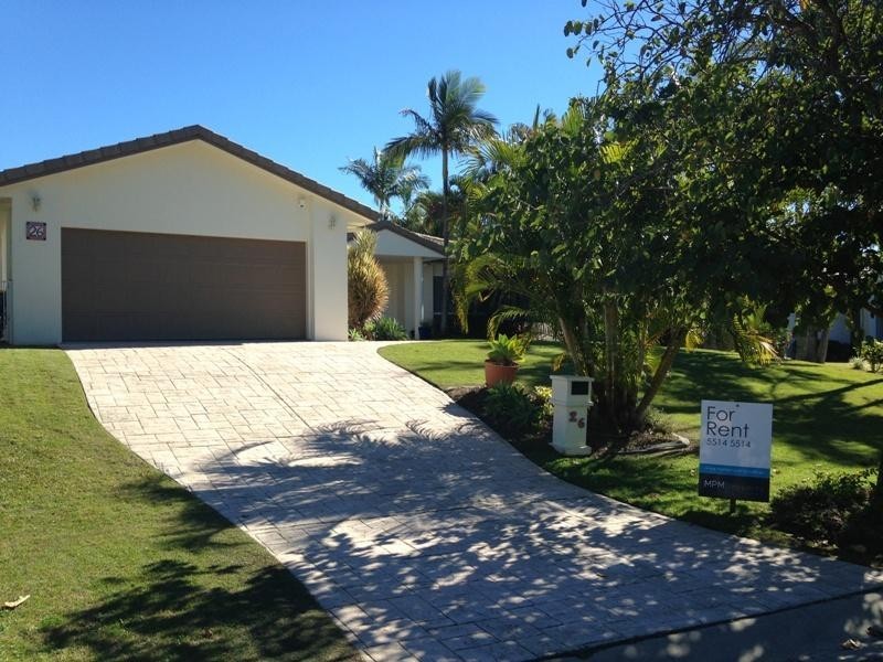 26 Pearson Cl, Arundel QLD 4214