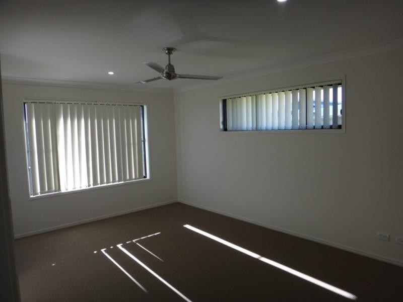 9 Pamphlet Lane, Coomera QLD 4209