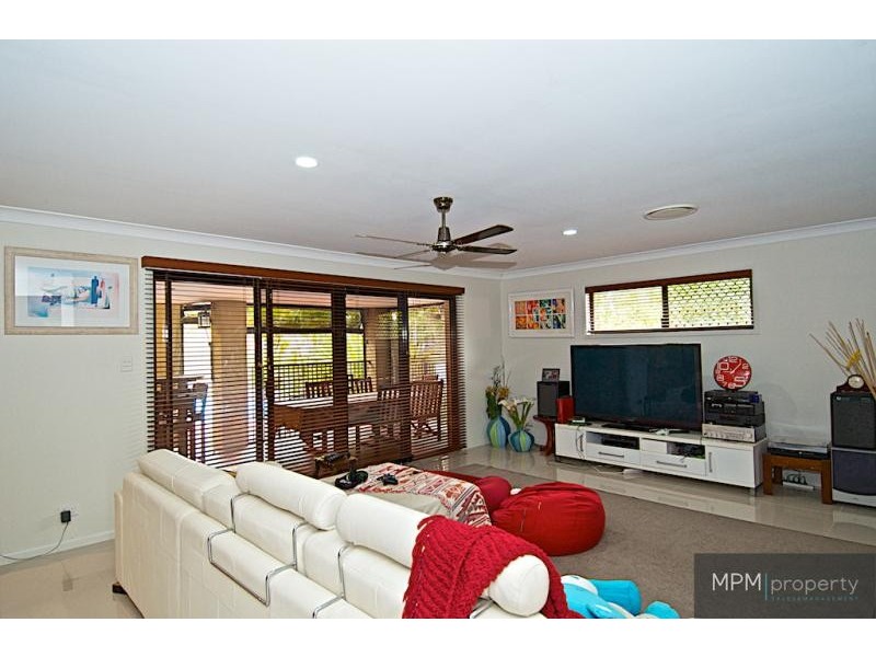 26 Petworth  Ct, Arundel QLD 4214