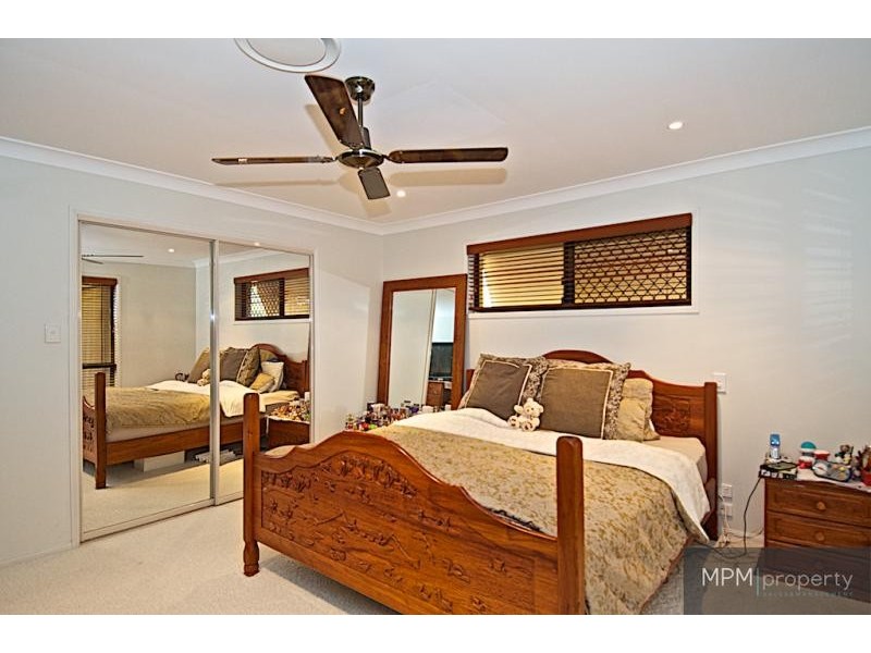 26 Petworth  Ct, Arundel QLD 4214