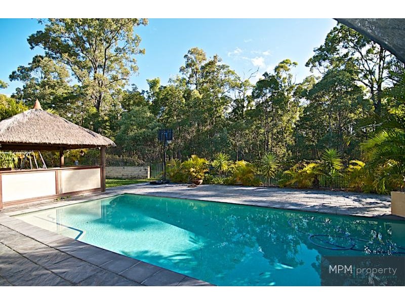 11 Leeds Cl, Arundel QLD 4214