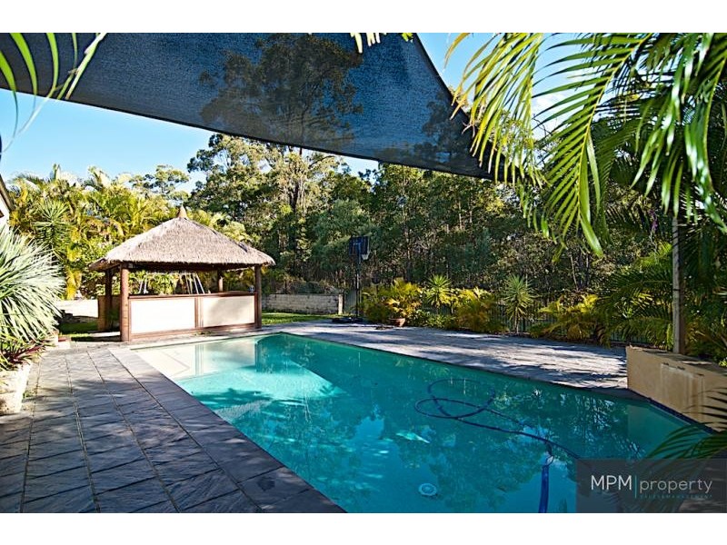 11 Leeds Cl, Arundel QLD 4214