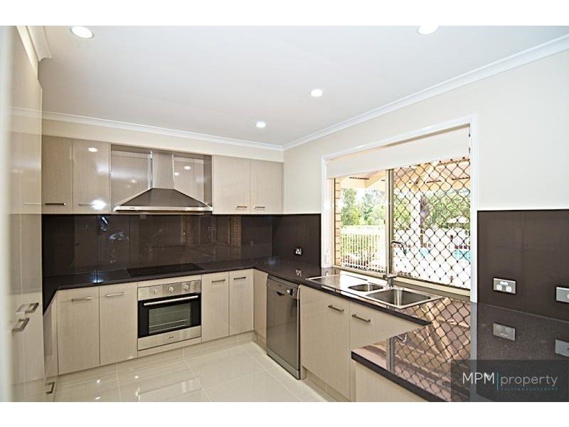 42 Lucille Ball Pl, Parkwood QLD 4214