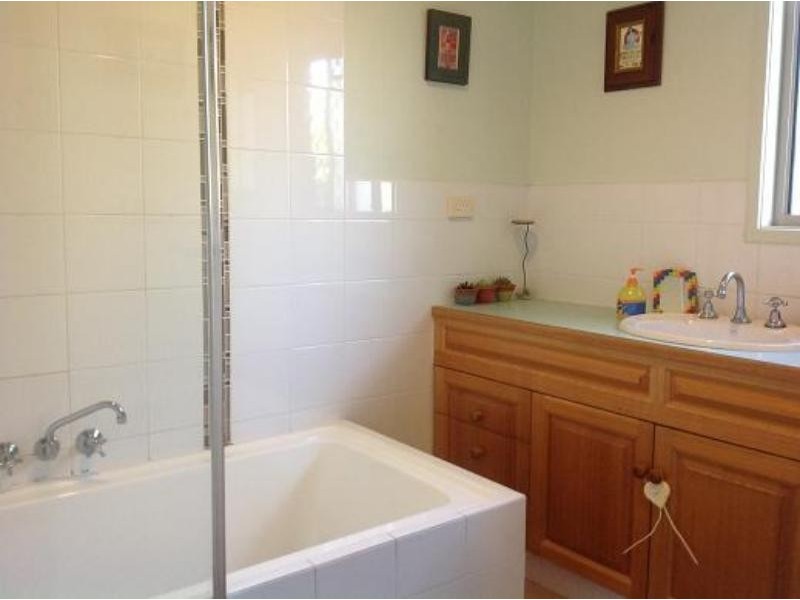 19 Clifton St, Biggera Waters QLD 4216