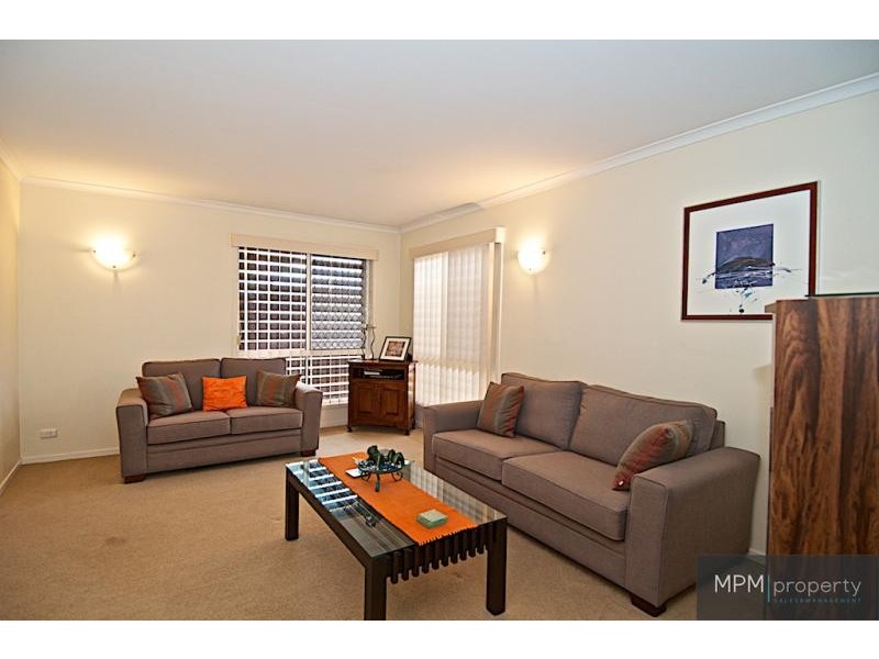 56 Allied Dr, Arundel QLD 4214