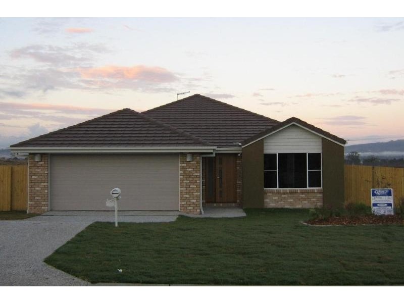 10 Phoebe Way, Beaudesert QLD 4285