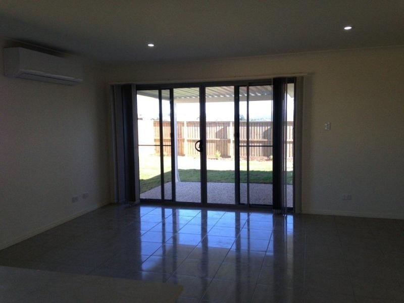 6 Phoebe Way, Gleneagle QLD 4285