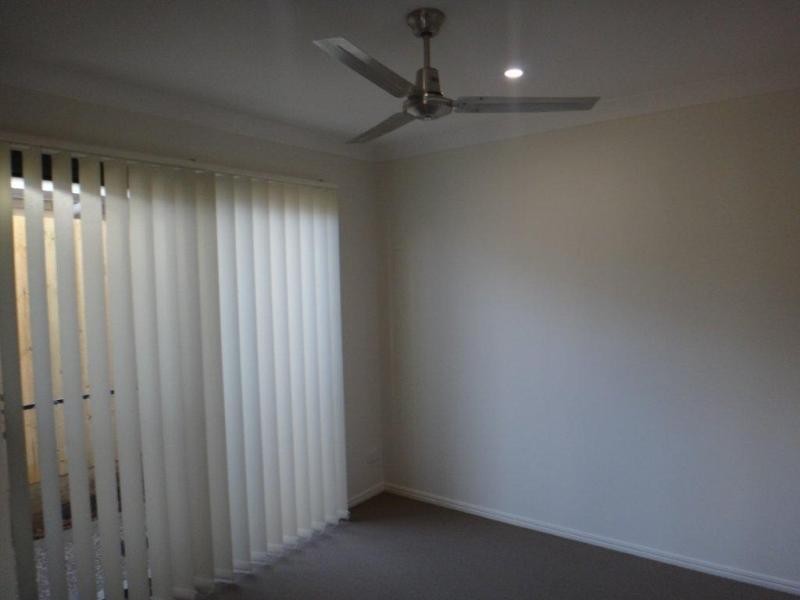 19 Damian Leeding Way, Upper Coomera QLD 4209