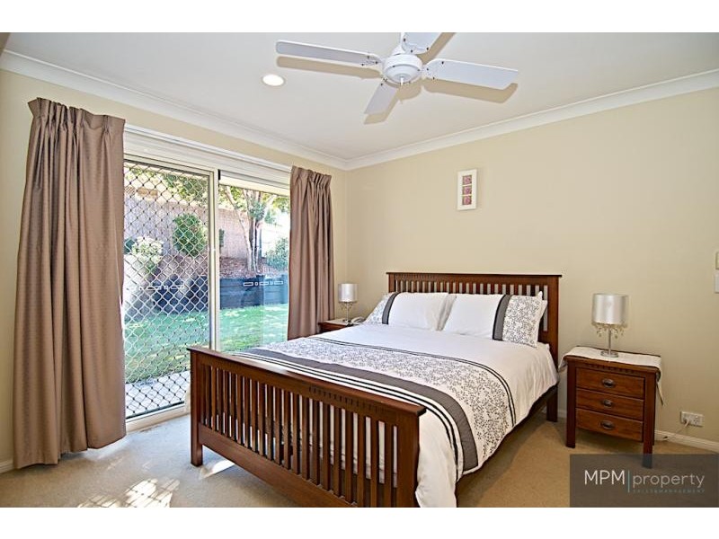 45 Ballybunion Dr, Parkwood QLD 4214