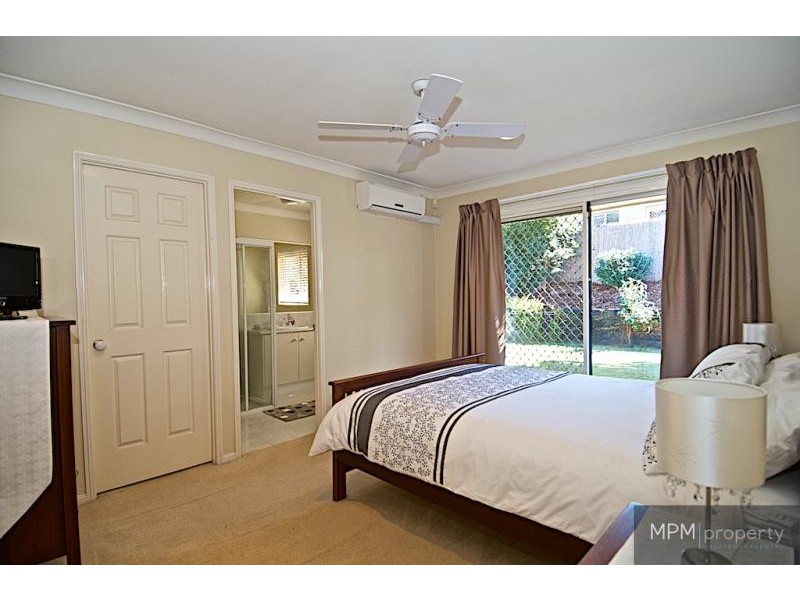 45 Ballybunion Dr, Parkwood QLD 4214