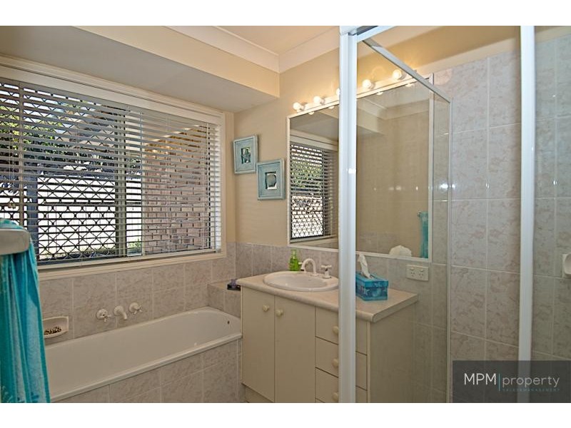 45 Ballybunion Dr, Parkwood QLD 4214