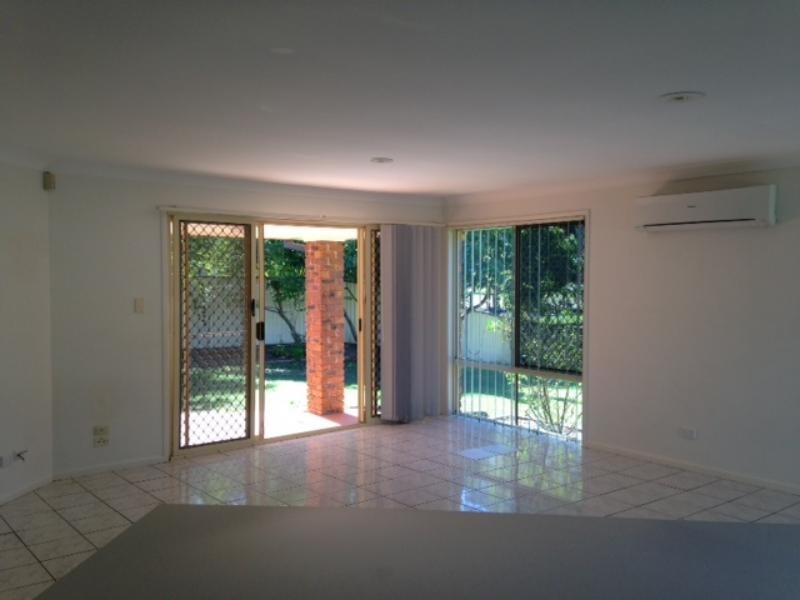 18 Henry Cotton Dr, Parkwood QLD 4214