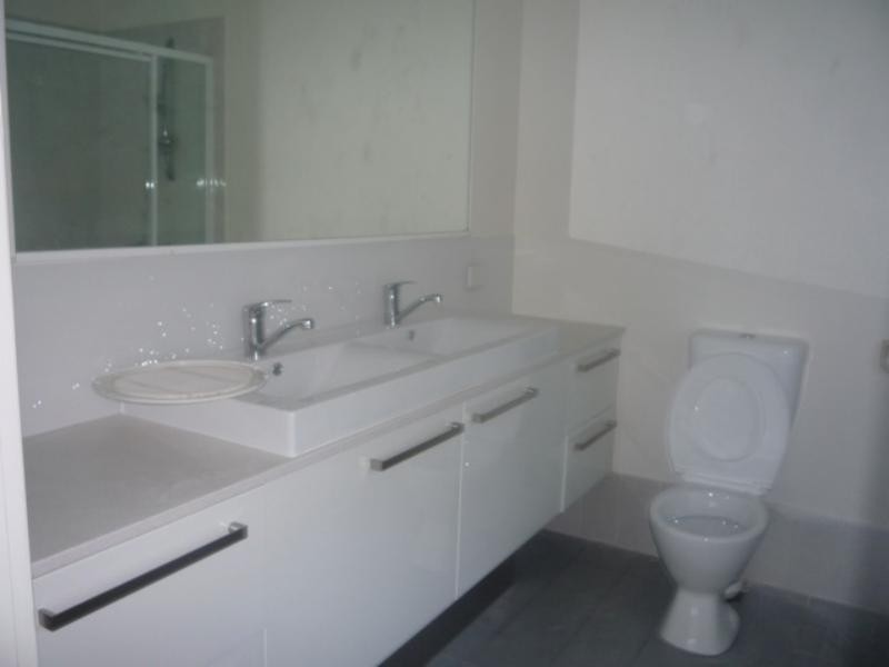 18 Henry Cotton Dr, Parkwood QLD 4214