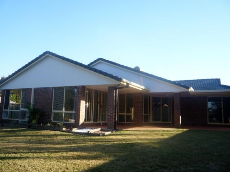 18 Henry Cotton Dr, Parkwood QLD 4214