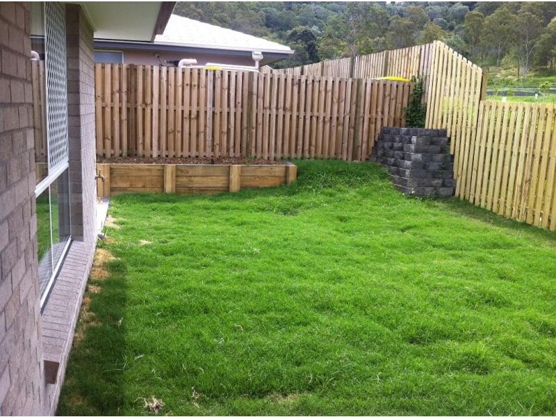 33 Sunridge Cct, Windaroo QLD 4207