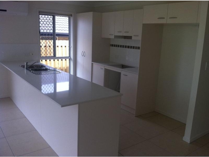 33 Sunridge Cct, Windaroo QLD 4207