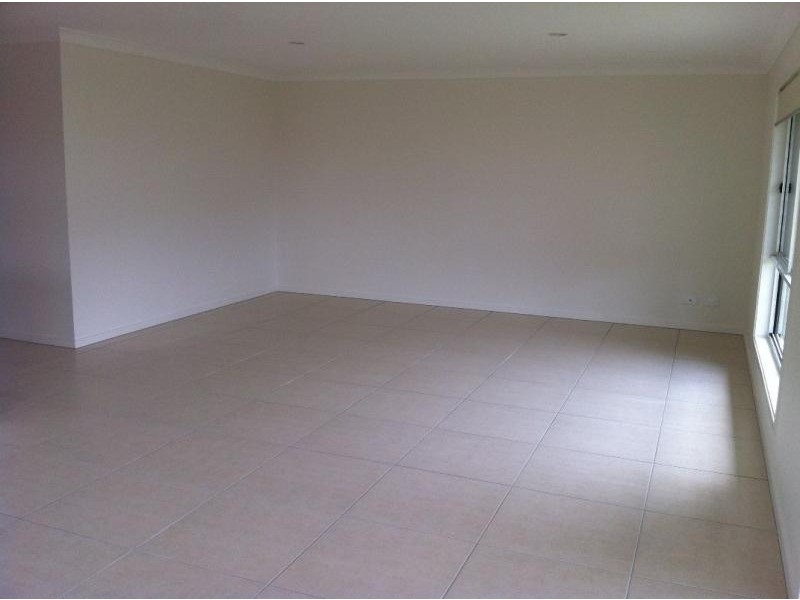 33 Sunridge Cct, Windaroo QLD 4207