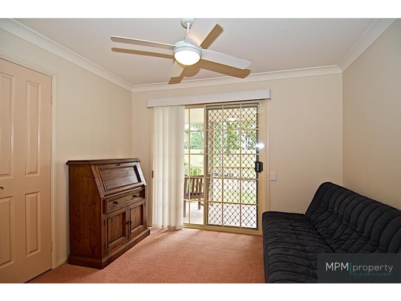 35 Canada Pl, Arundel QLD 4214