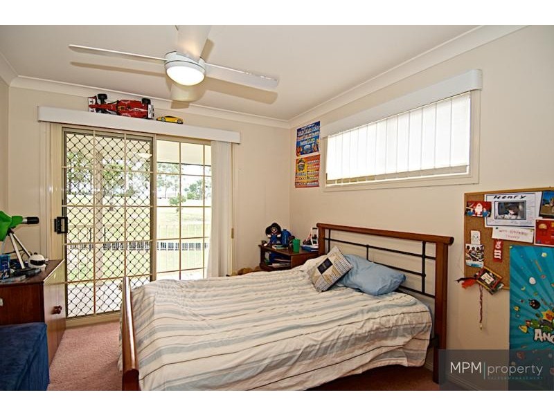 35 Canada Pl, Arundel QLD 4214