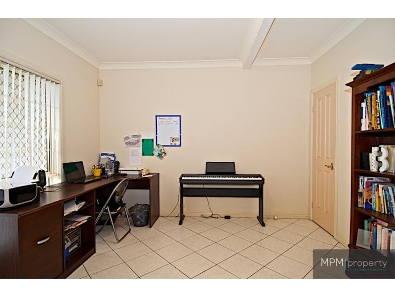 35 Canada Pl, Arundel QLD 4214