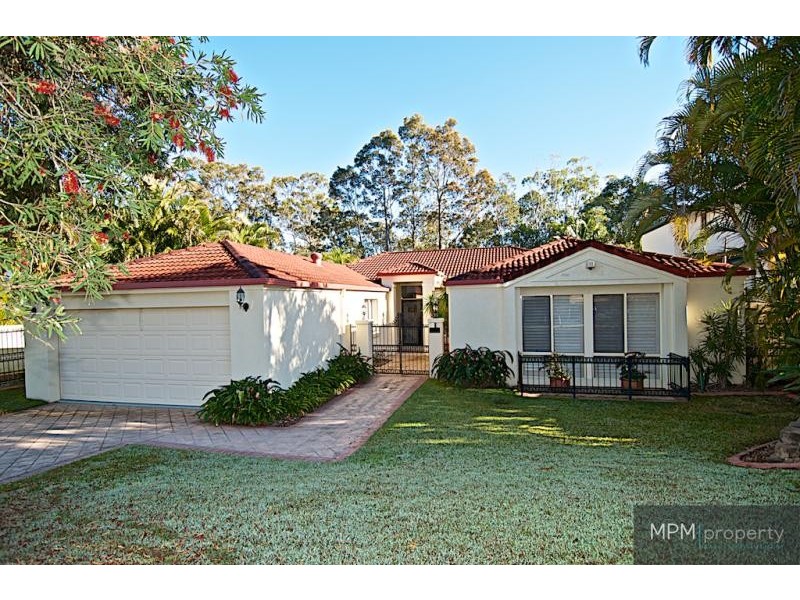 18 Fitzalan Cct, Arundel QLD 4214