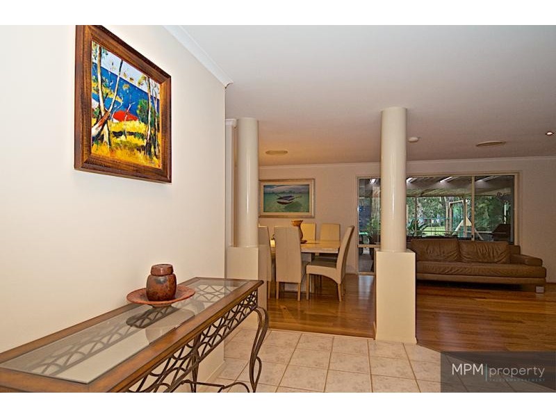 18 Fitzalan Cct, Arundel QLD 4214