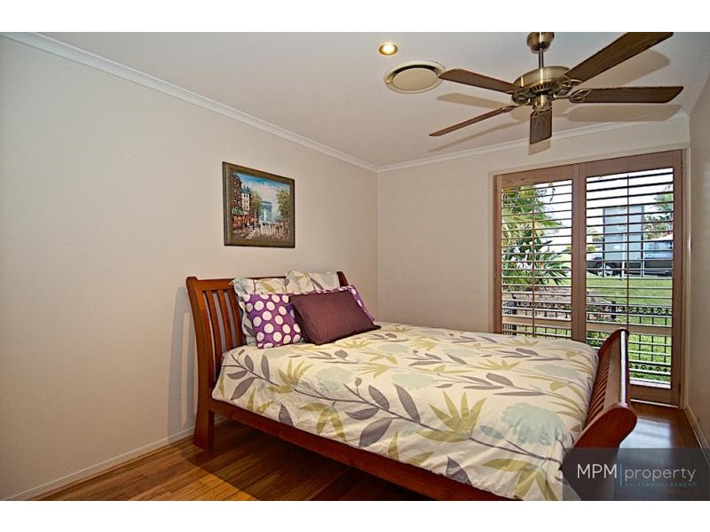 18 Fitzalan Cct, Arundel QLD 4214