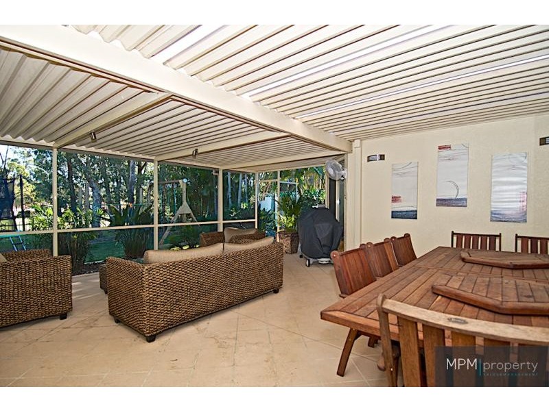 18 Fitzalan Cct, Arundel QLD 4214