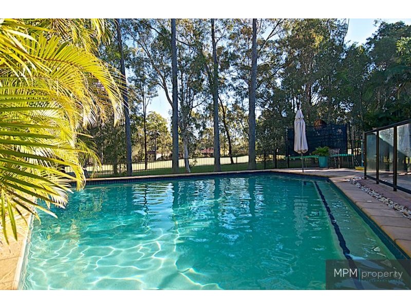 18 Fitzalan Cct, Arundel QLD 4214