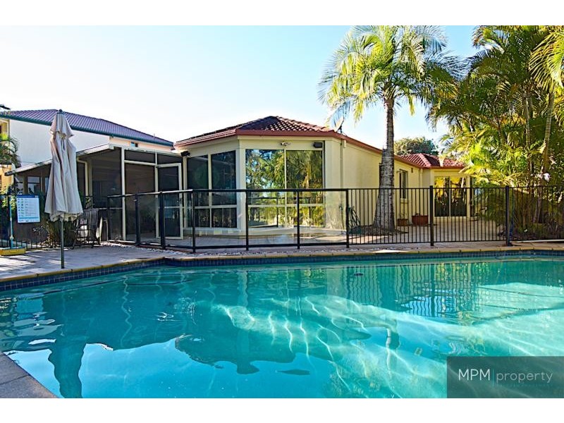 18 Fitzalan Cct, Arundel QLD 4214