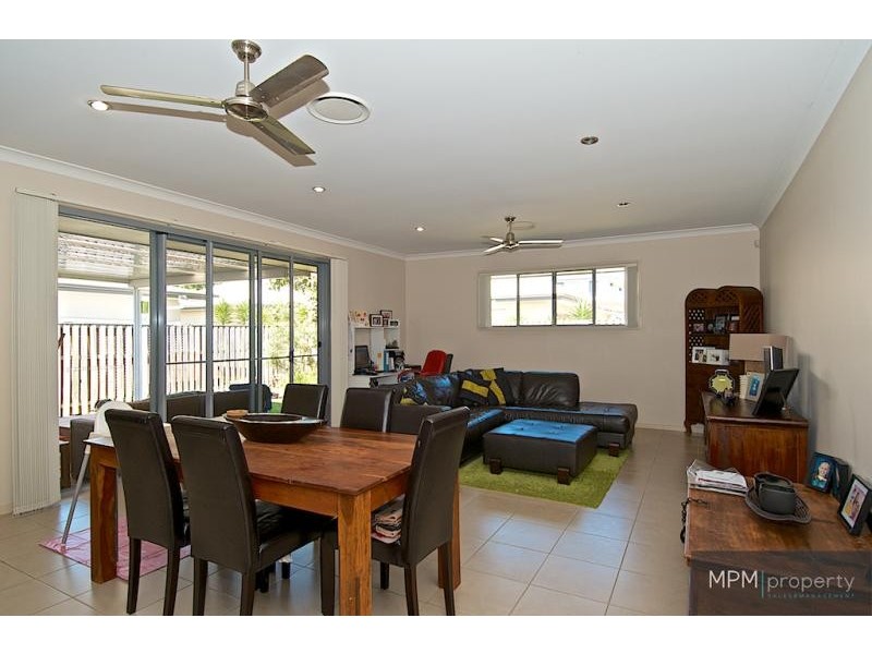 4 Settlers Ave, Upper Coomera QLD 4209