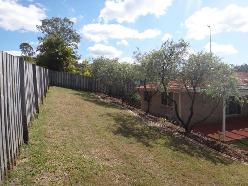 33 Howland Cct, Pacific Pines QLD 4211