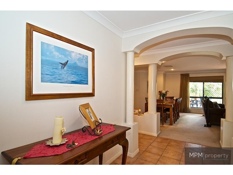 40 Arun Dr, Arundel QLD 4214